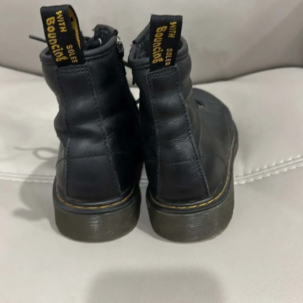 Doc Martins kids 1460j sz 4